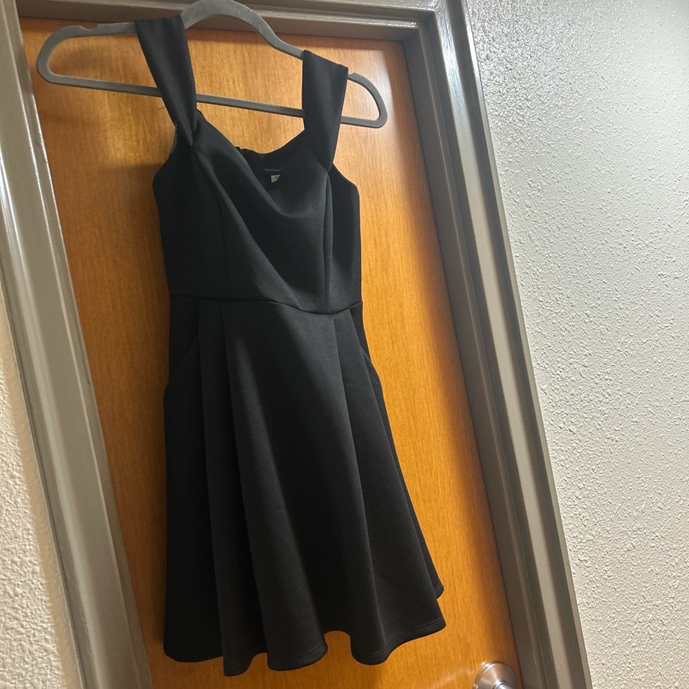 Black dress w/ pockets women’s size 0